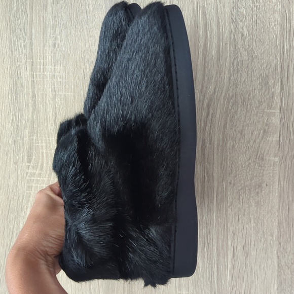 Victoria’s Secret Faux Fur Bootie- M - Picture 8 of 11